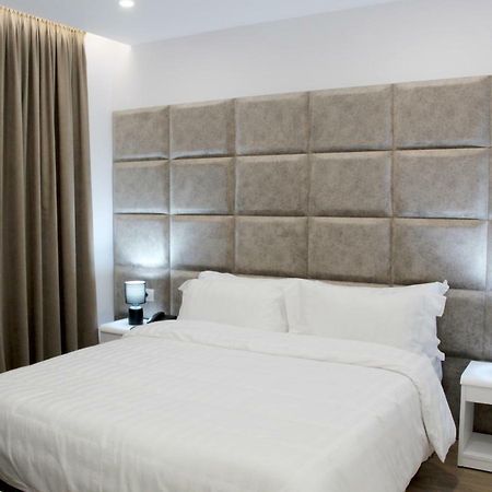 Ramel Hotel Tirana Buitenkant foto