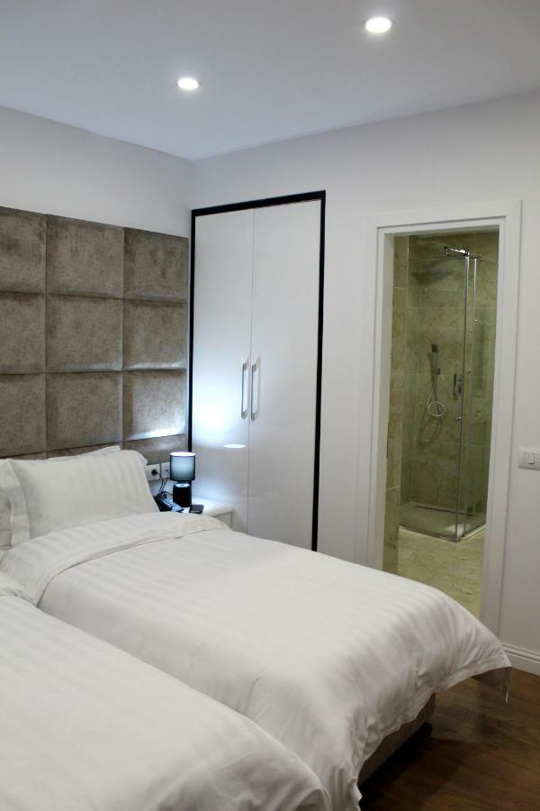 Ramel Hotel Tirana Buitenkant foto