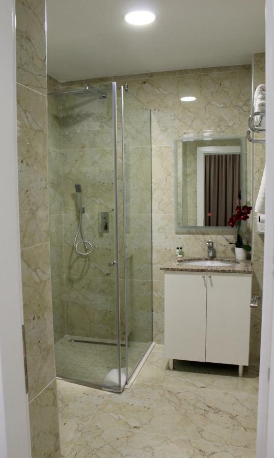 Ramel Hotel Tirana Buitenkant foto