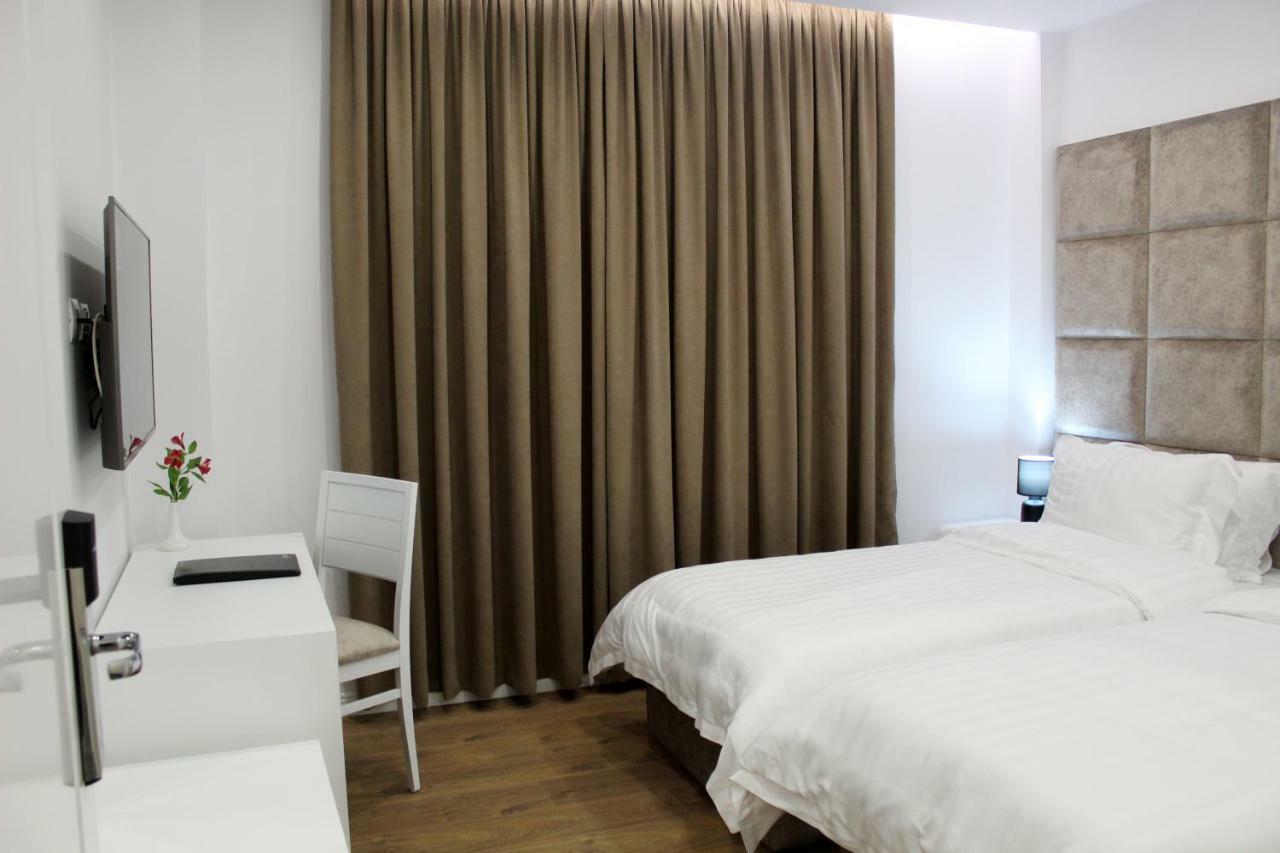 Ramel Hotel Tirana Buitenkant foto