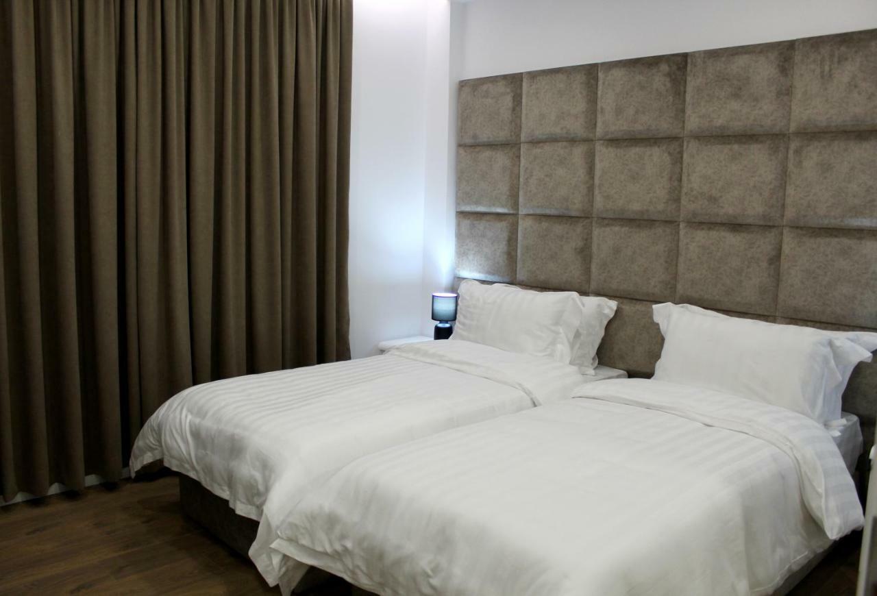 Ramel Hotel Tirana Buitenkant foto