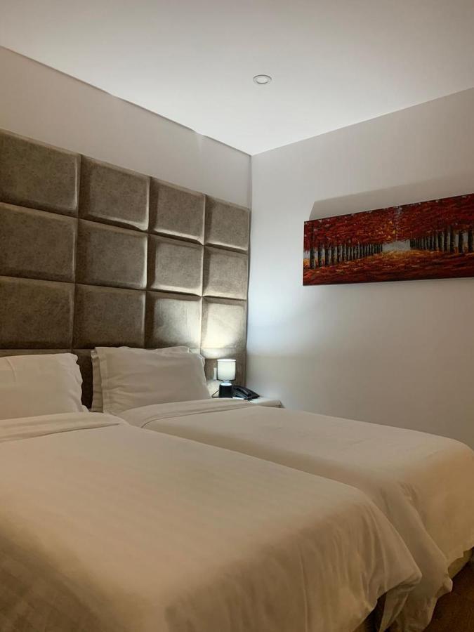 Ramel Hotel Tirana Buitenkant foto