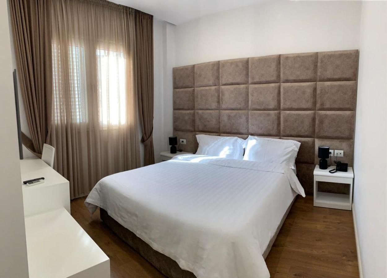 Ramel Hotel Tirana Buitenkant foto